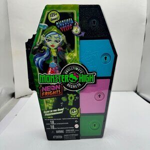 Monster High Skulltimate Secrets Neon Frights Ghoulia Yelps Glow Doll 12.75"